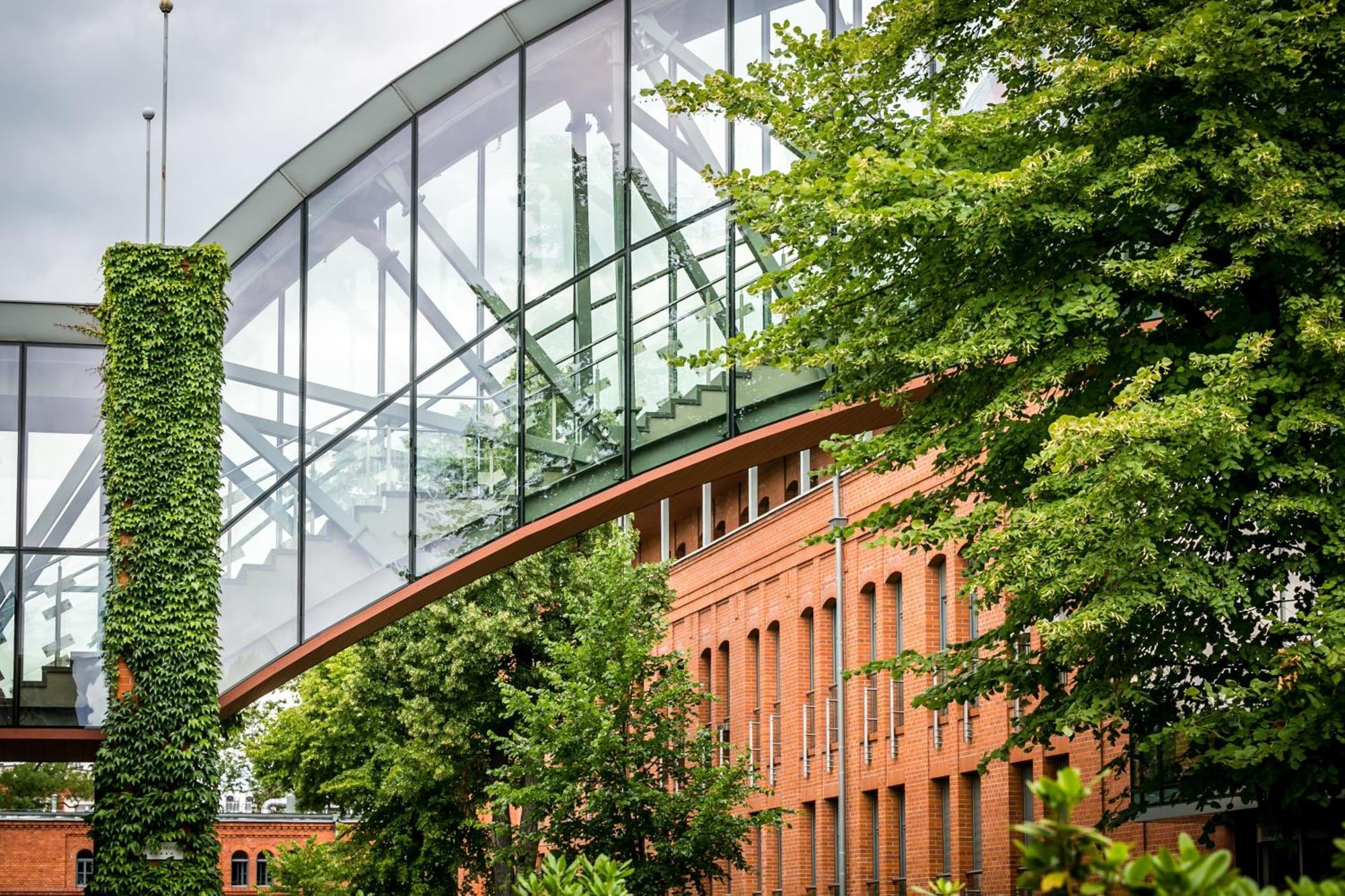 City Park Hotel & Residence Poznan Bagian luar foto The Green Bridge